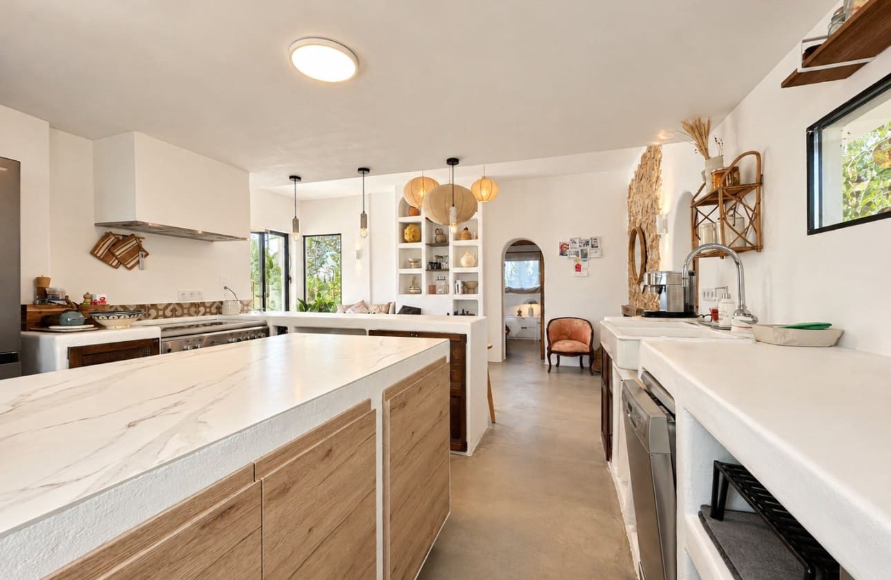 Chalet de 4 habitaciones en Llíria en venta con piscina - 650.000 € (Ref: 10023460)