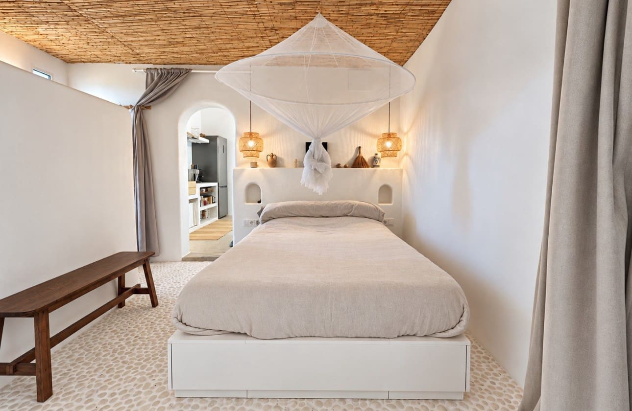 Chalet de 4 habitaciones en Llíria en venta con piscina - 650.000 € (Ref: 10023460)