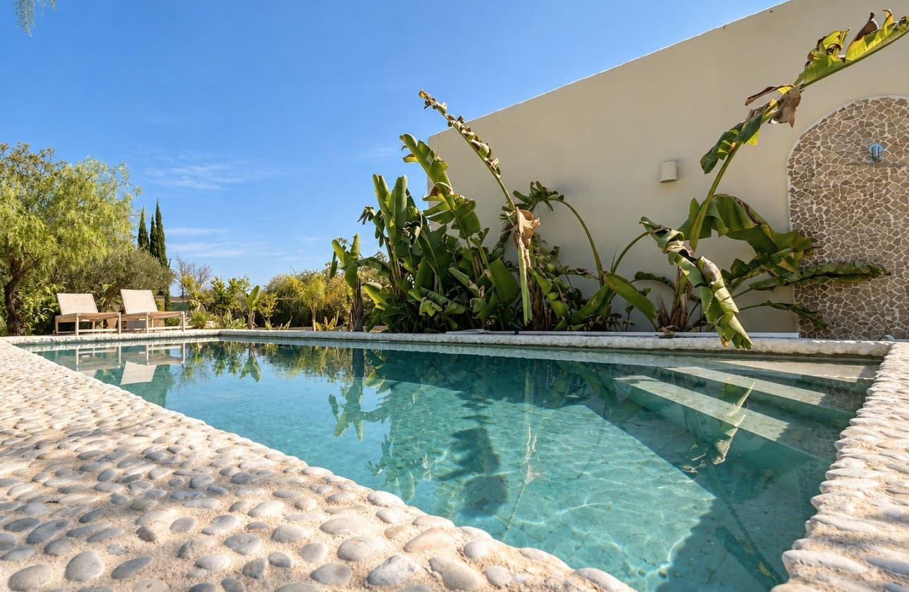 Chalet de 4 habitaciones en Llíria en venta con piscina - 650.000 € (Ref: 10023460)
