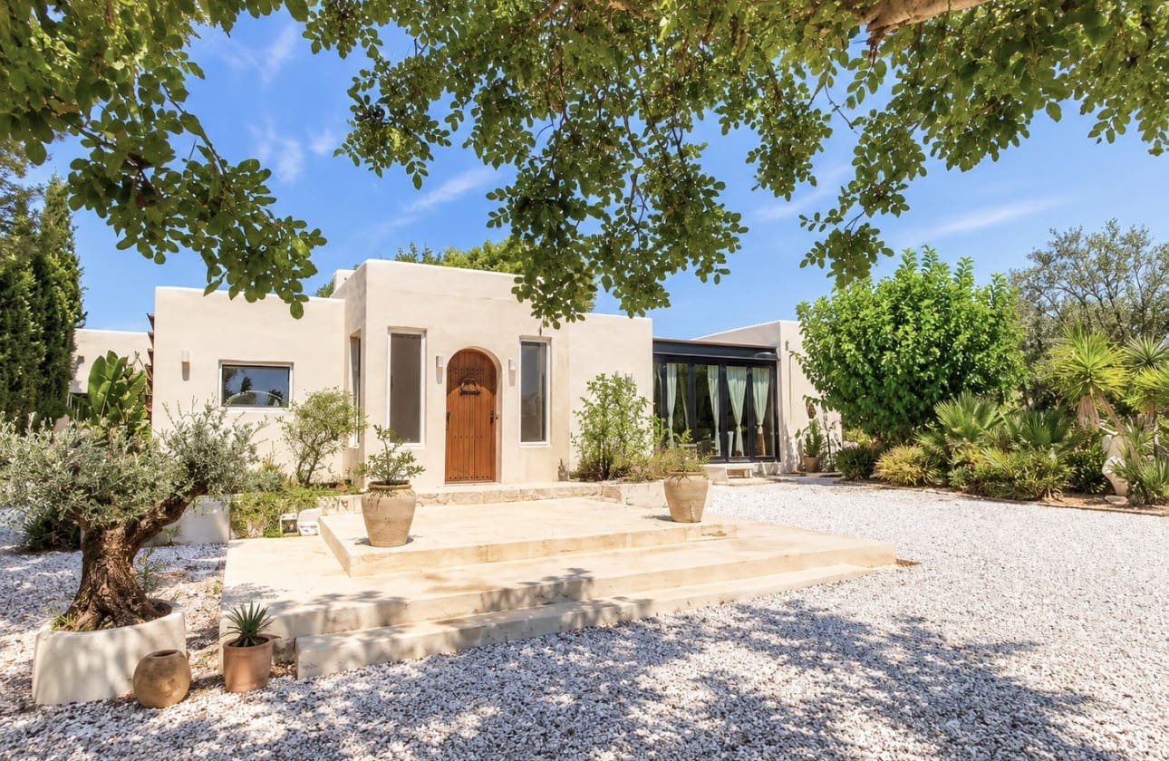 Chalet de 4 habitaciones en Llíria en venta con piscina - 650.000 € (Ref: 10023460)