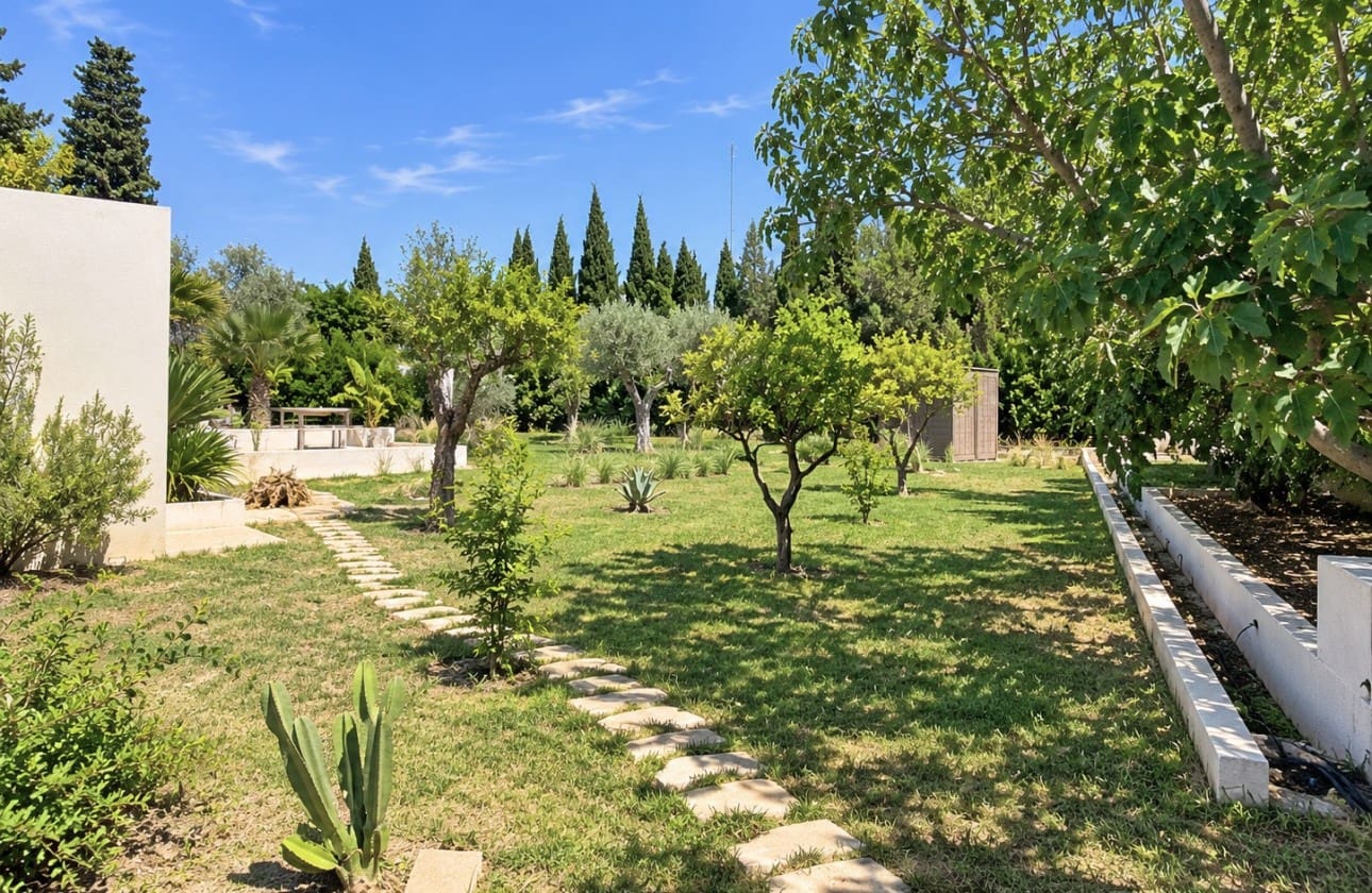 Chalet de 4 habitaciones en Llíria en venta con piscina - 650.000 € (Ref: 10023460)