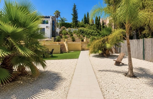 3 slaapkamer Villa te koop in Coloma  , La Nucia met zwembad garage - € 640.000 (Ref: 10033349)