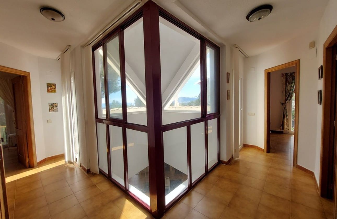 4 soveværelse Villa til salg i Altea med swimmingpool garage - € 525.000 (Ref: 10118601)