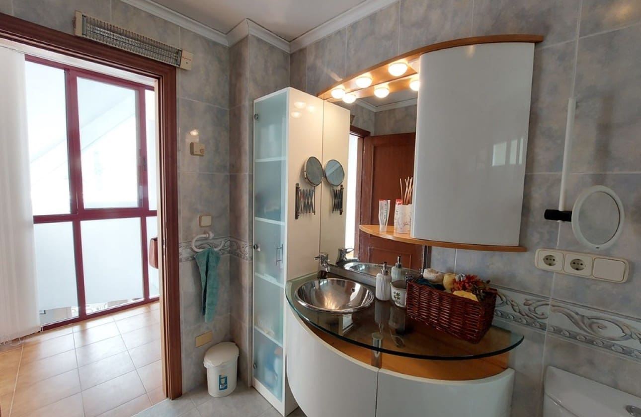 4 soveværelse Villa til salg i Altea med swimmingpool garage - € 525.000 (Ref: 10118601)