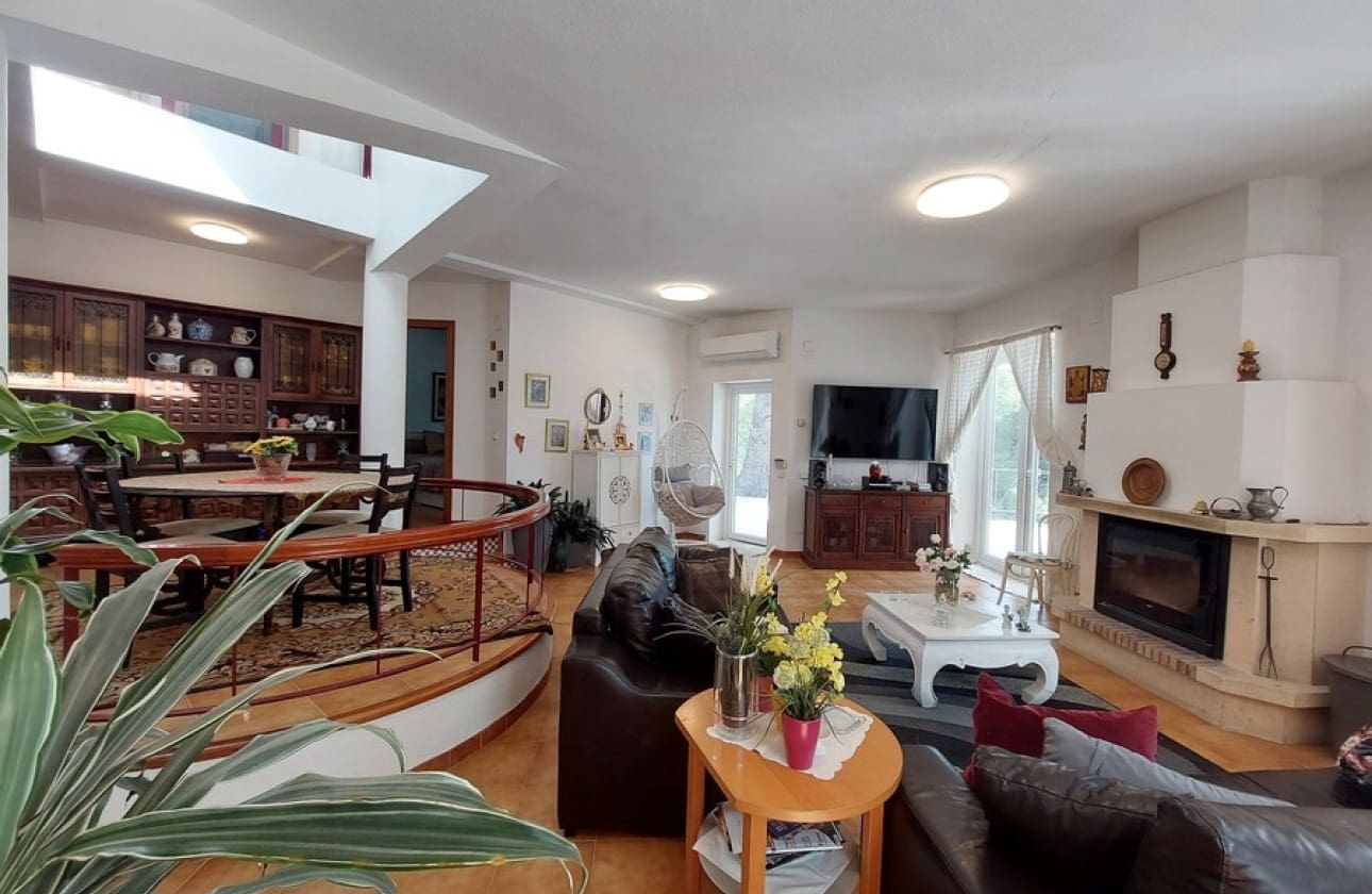 4 soveværelse Villa til salg i Altea med swimmingpool garage - € 525.000 (Ref: 10118601)
