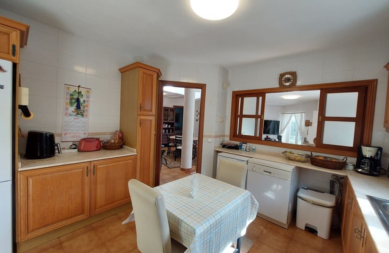 4 soveværelse Villa til salg i Altea med swimmingpool garage - € 525.000 (Ref: 10118601)