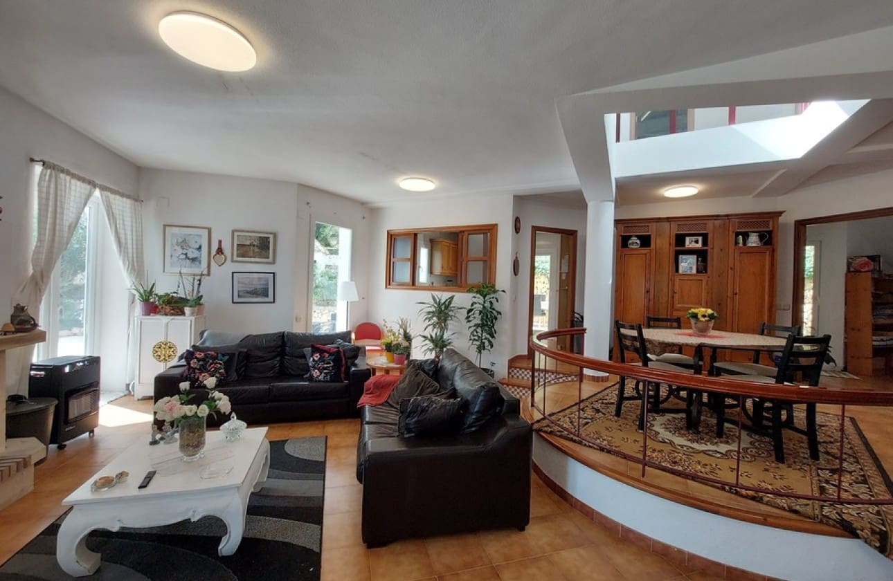 4 soveværelse Villa til salg i Altea med swimmingpool garage - € 525.000 (Ref: 10118601)