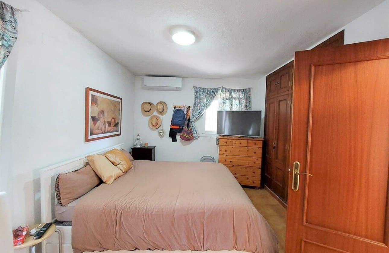 4 soveværelse Villa til salg i Altea med swimmingpool garage - € 525.000 (Ref: 10118601)