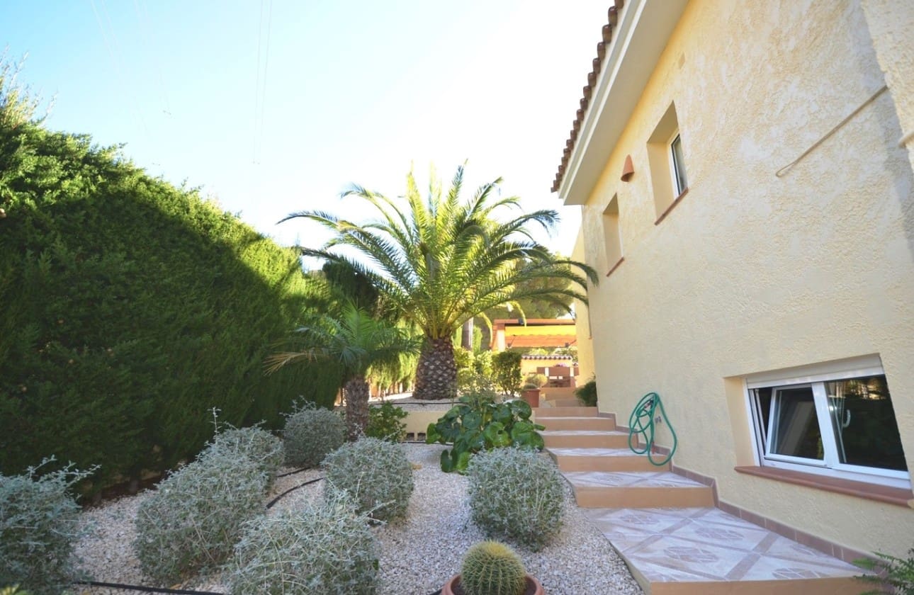 4 bedroom Villa for sale in Altea la Vella with pool garage - € 1,125,000 (Ref: 7814783)