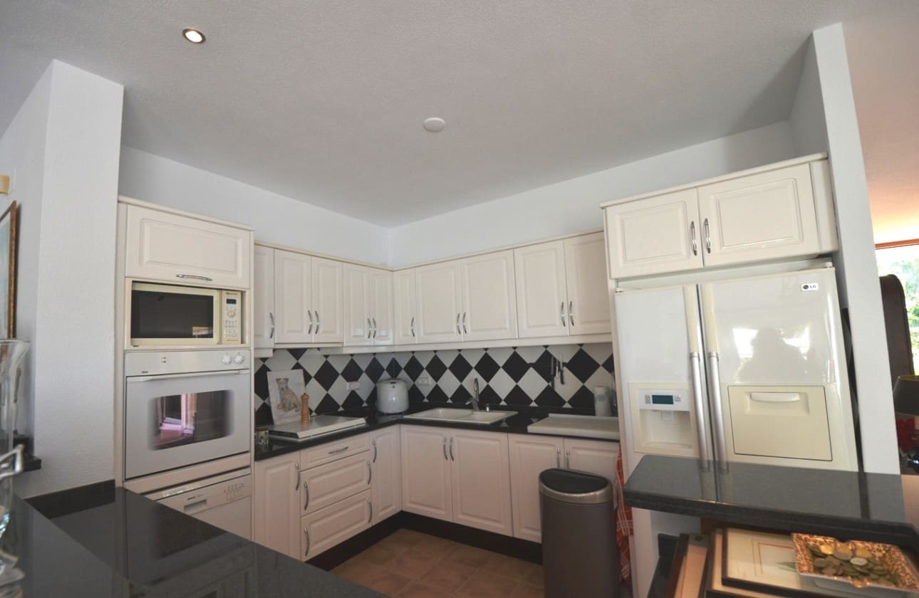 4 bedroom Villa for sale in Altea la Vella with pool garage - € 1,125,000 (Ref: 7814783)