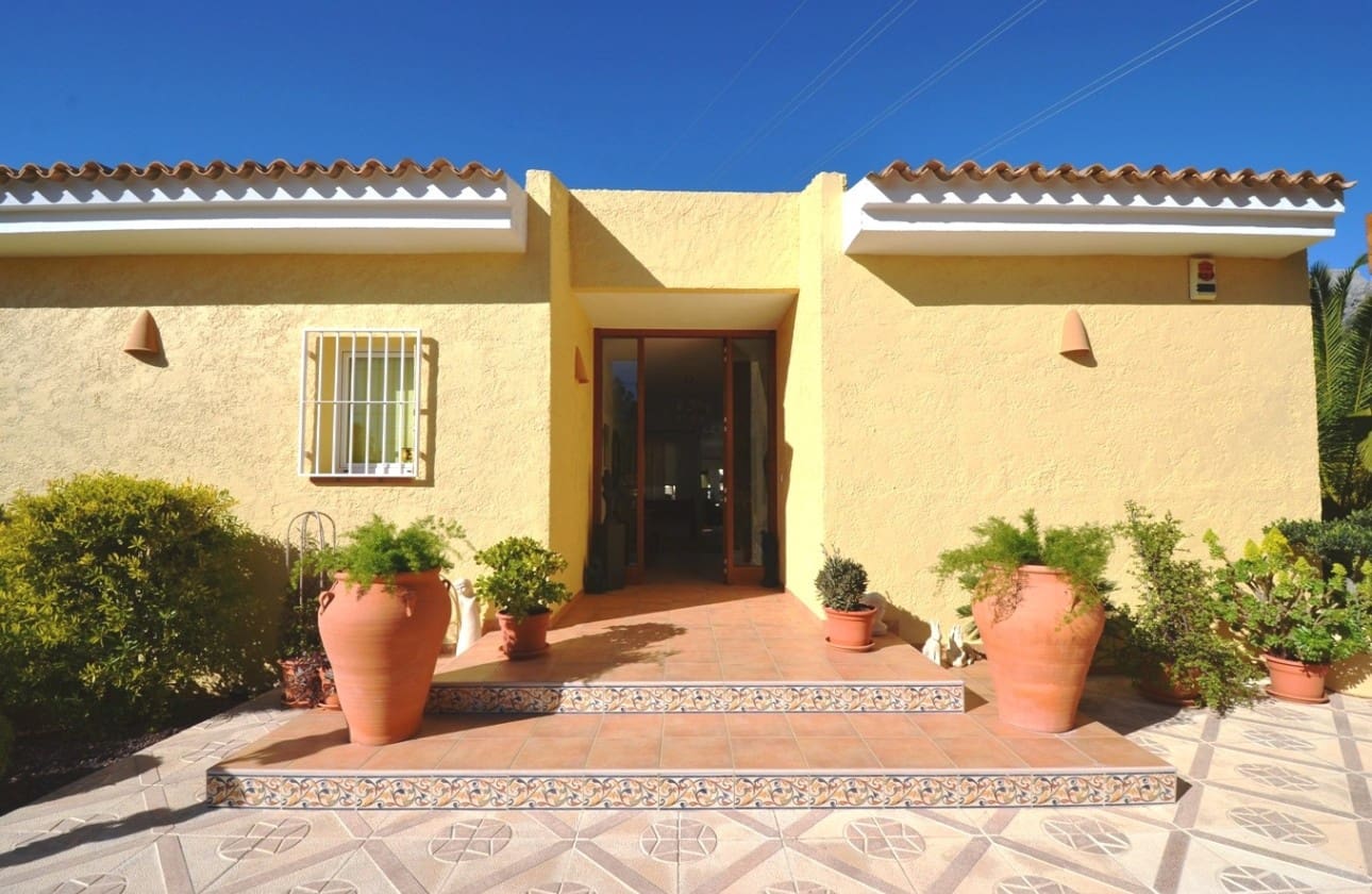 4 bedroom Villa for sale in Altea la Vella with pool garage - € 1,125,000 (Ref: 7814783)