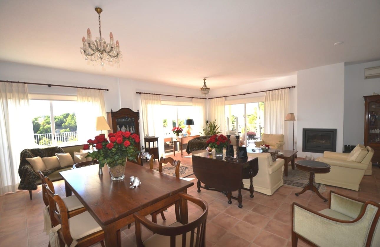 4 bedroom Villa for sale in Altea la Vella with pool garage - € 1,125,000 (Ref: 7814783)