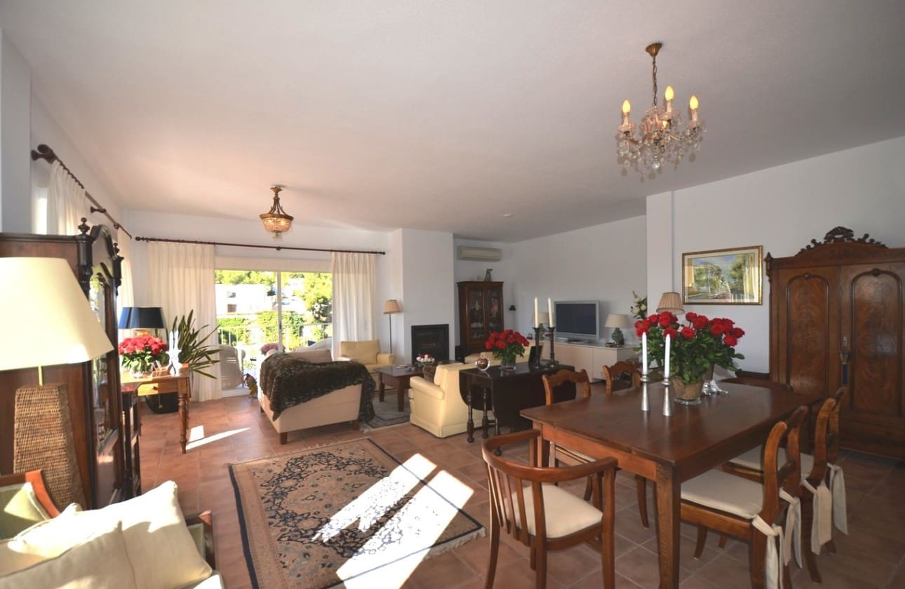 4 bedroom Villa for sale in Altea la Vella with pool garage - € 1,125,000 (Ref: 7814783)