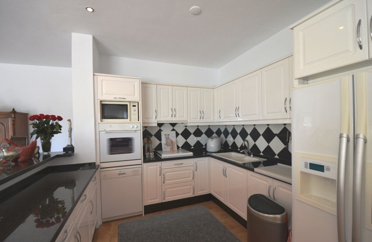 4 bedroom Villa for sale in Altea la Vella with pool garage - € 1,125,000 (Ref: 7814783)