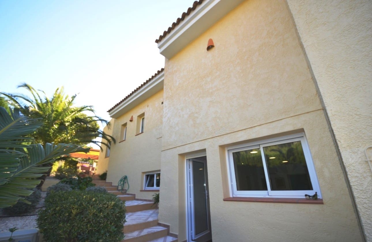 4 bedroom Villa for sale in Altea la Vella with pool garage - € 1,125,000 (Ref: 7814783)