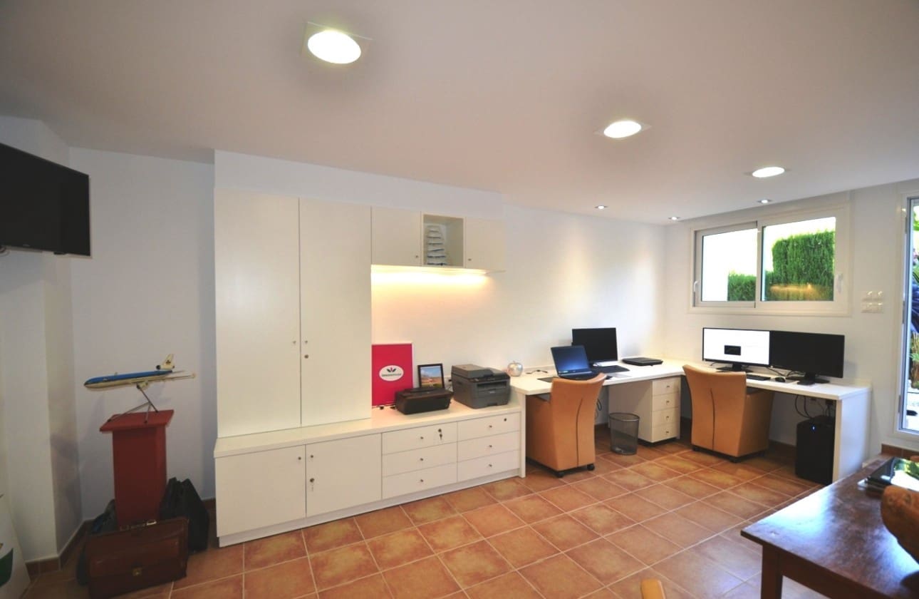 4 bedroom Villa for sale in Altea la Vella with pool garage - € 1,125,000 (Ref: 7814783)