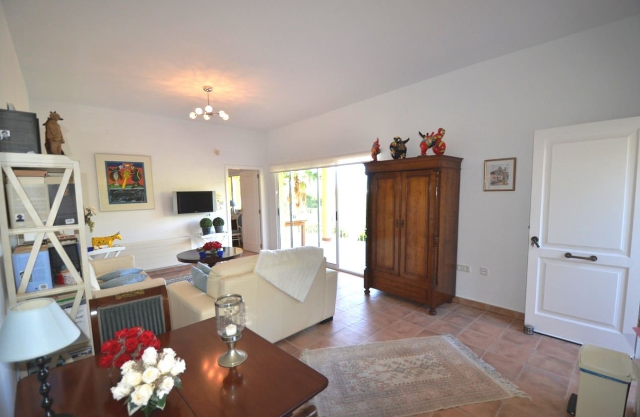 4 bedroom Villa for sale in Altea la Vella with pool garage - € 1,125,000 (Ref: 7814783)