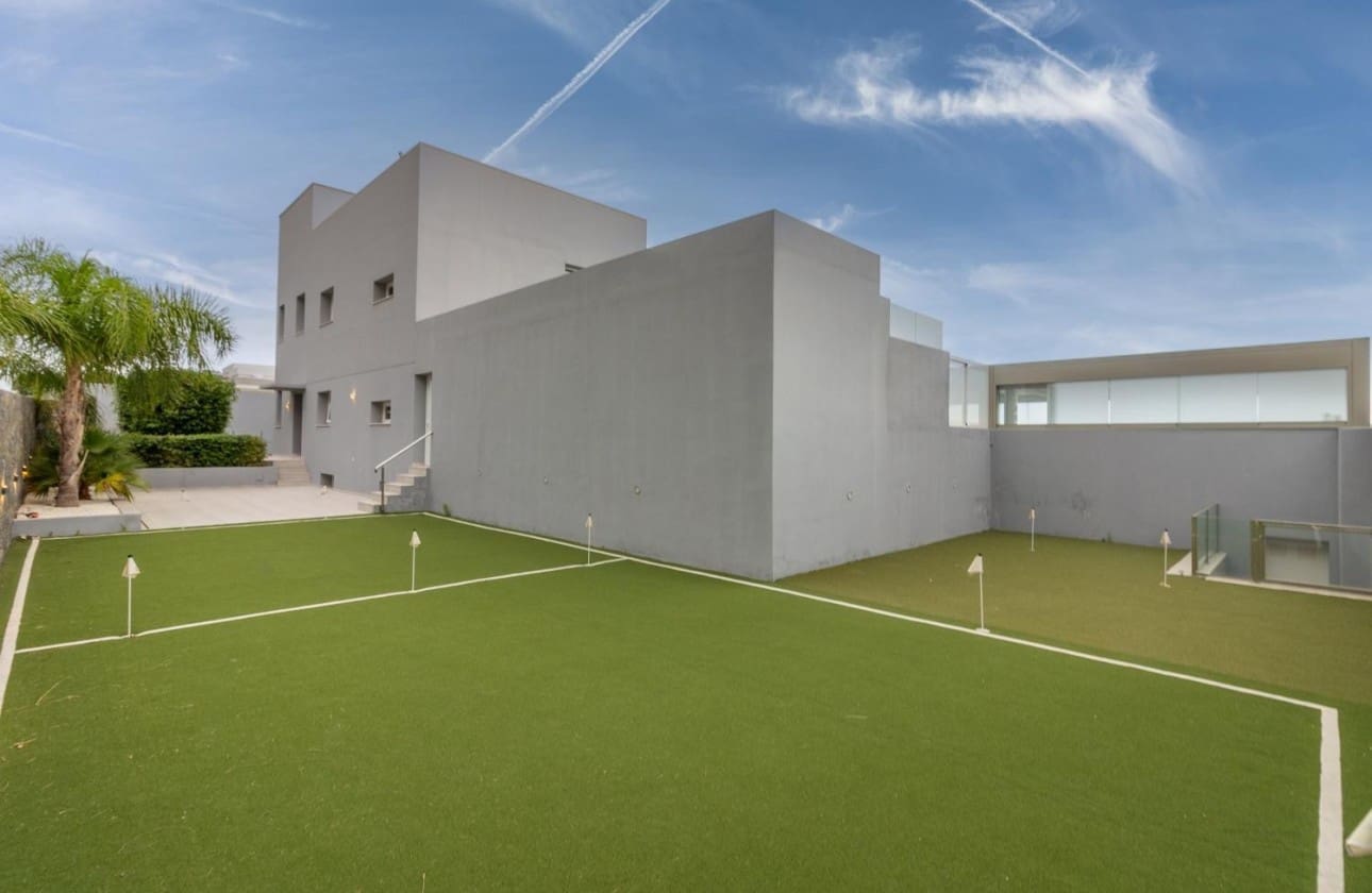 6 bedroom Villa for sale in Finestrat with pool - € 1,800,000 (Ref: 8317632)