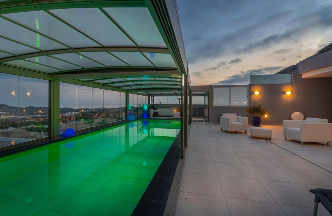 6 bedroom Villa for sale in Finestrat with pool - € 1,800,000 (Ref: 8317632)