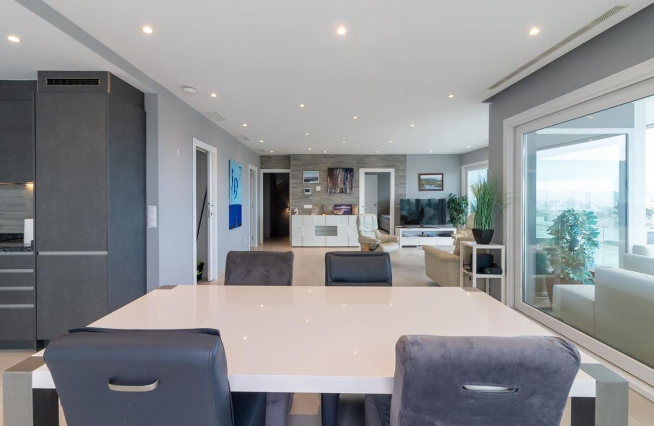 6 bedroom Villa for sale in Finestrat with pool - € 1,800,000 (Ref: 8317632)