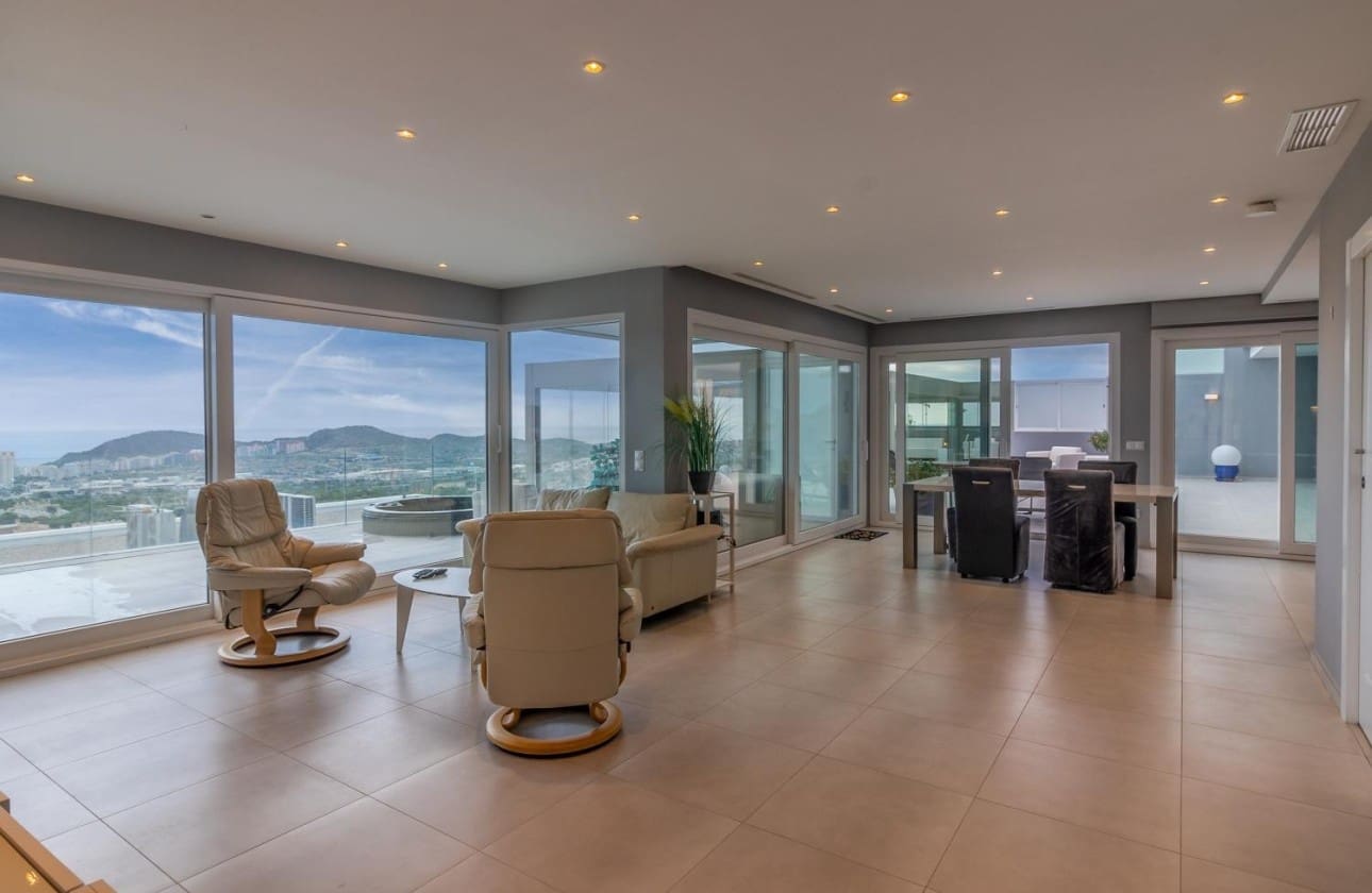 6 bedroom Villa for sale in Finestrat with pool - € 1,800,000 (Ref: 8317632)