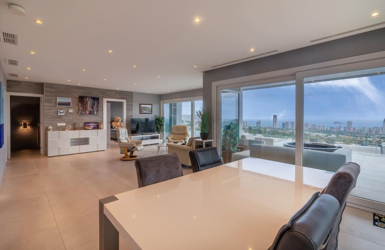 6 bedroom Villa for sale in Finestrat with pool - € 1,800,000 (Ref: 8317632)