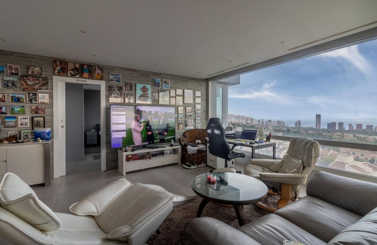 6 bedroom Villa for sale in Finestrat with pool - € 1,800,000 (Ref: 8317632)