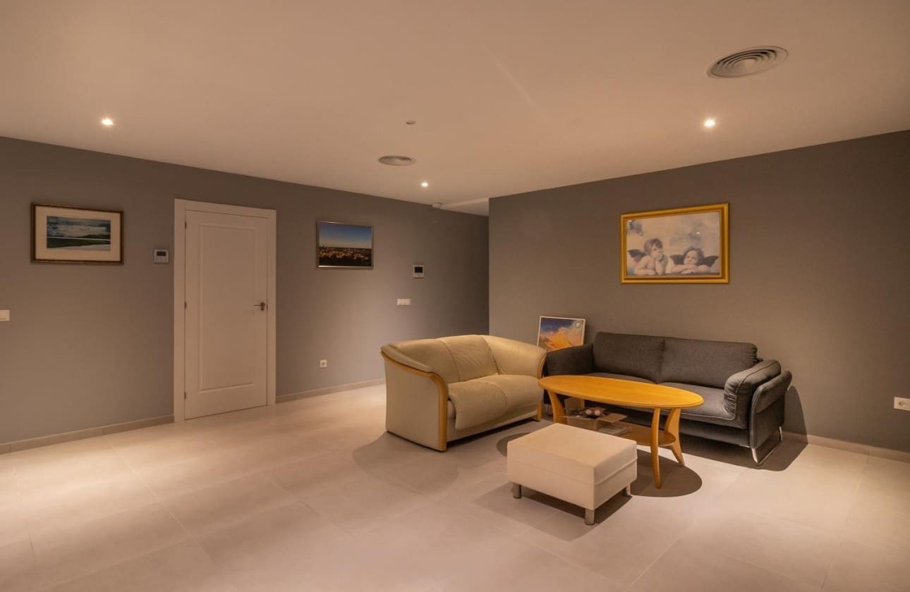 6 bedroom Villa for sale in Finestrat with pool - € 1,800,000 (Ref: 8317632)