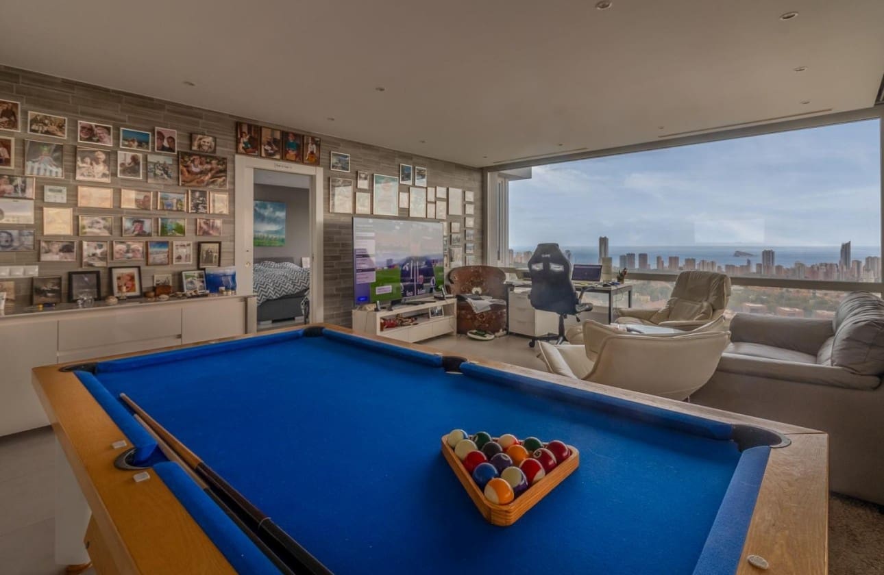 6 bedroom Villa for sale in Finestrat with pool - € 1,800,000 (Ref: 8317632)