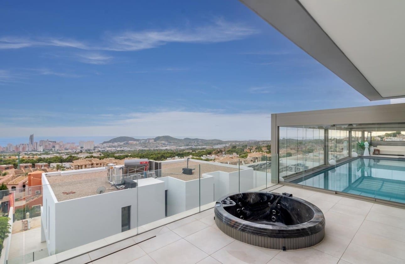 6 bedroom Villa for sale in Finestrat with pool - € 1,800,000 (Ref: 8317632)