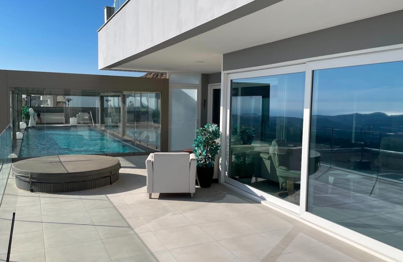 6 bedroom Villa for sale in Finestrat with pool - € 1,800,000 (Ref: 8317632)