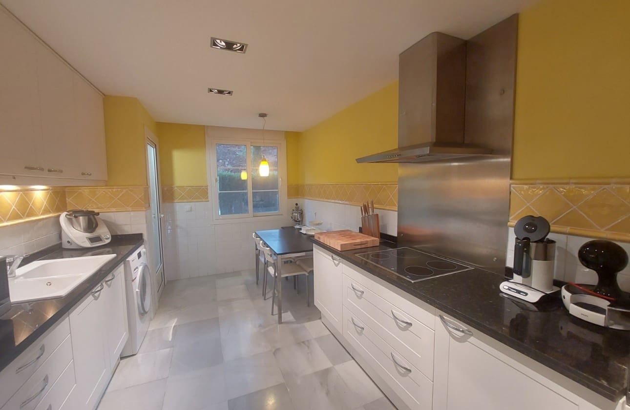 3 bedroom Apartment for sale in Altea with pool garage - € 800,000 (Ref: 8841772)