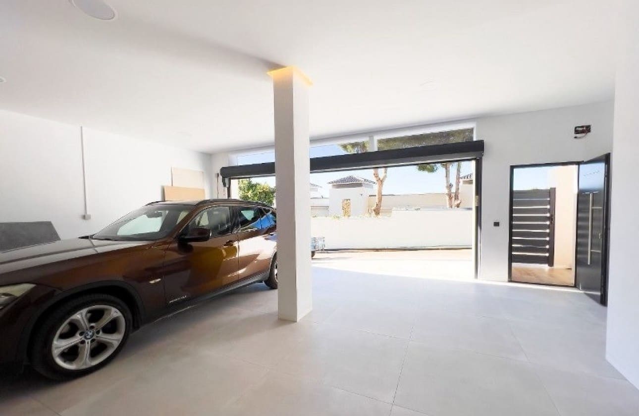 3 slaapkamer Villa te koop in Altea la Vella met zwembad - € 1.750.000 (Ref: 8841777)