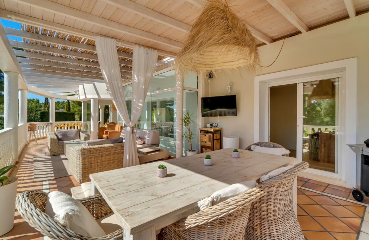 4 bedroom Villa for sale in Altea - € 1,100,000 (Ref: 8841778)