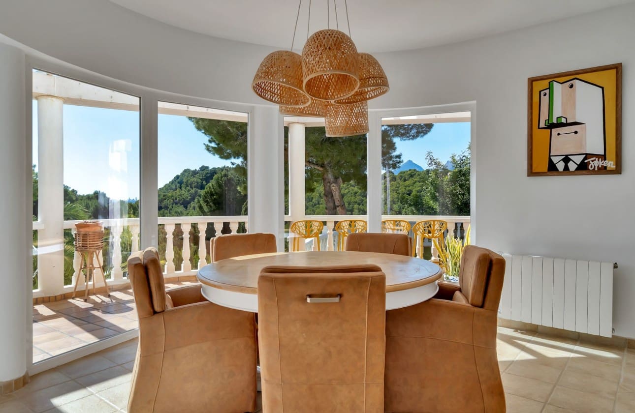 4 bedroom Villa for sale in Altea - € 1,100,000 (Ref: 8841778)