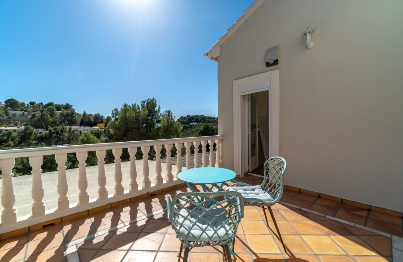4 bedroom Villa for sale in Altea - € 1,100,000 (Ref: 8841778)