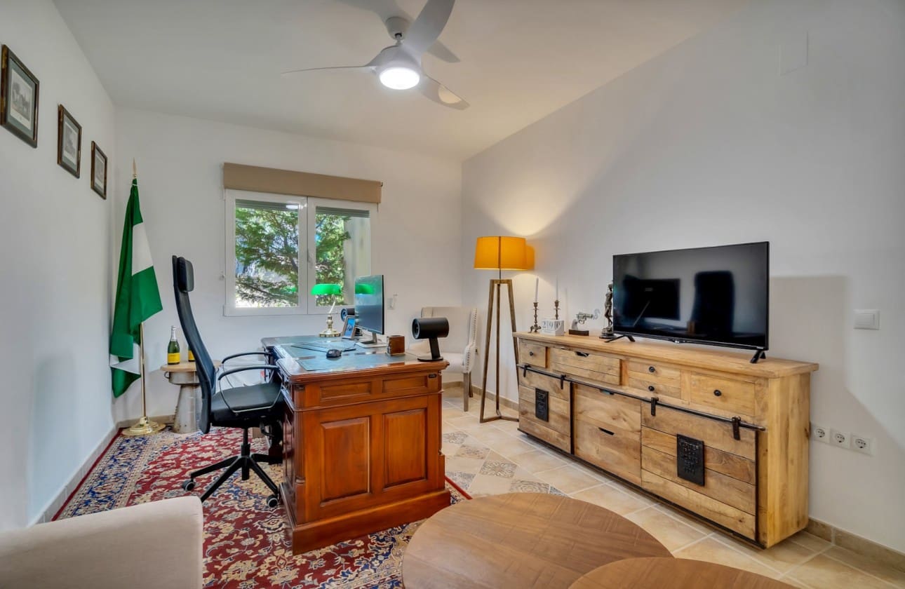 4 bedroom Villa for sale in Altea - € 1,100,000 (Ref: 8841778)