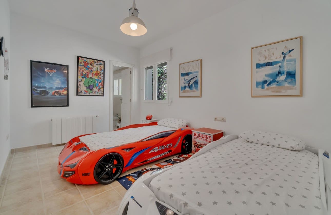 4 bedroom Villa for sale in Altea - € 1,100,000 (Ref: 8841778)