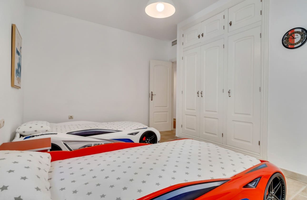 4 bedroom Villa for sale in Altea - € 1,100,000 (Ref: 8841778)