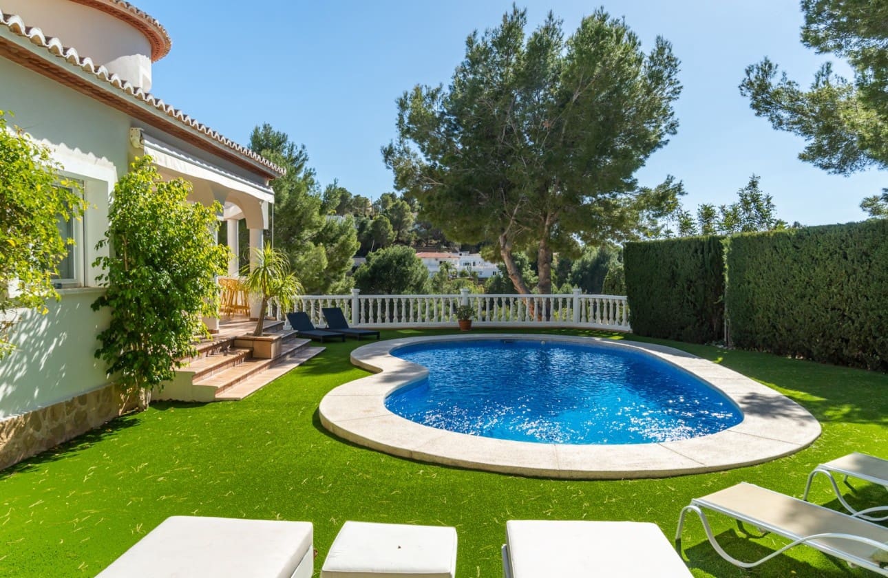 4 bedroom Villa for sale in Altea - € 1,100,000 (Ref: 8841778)