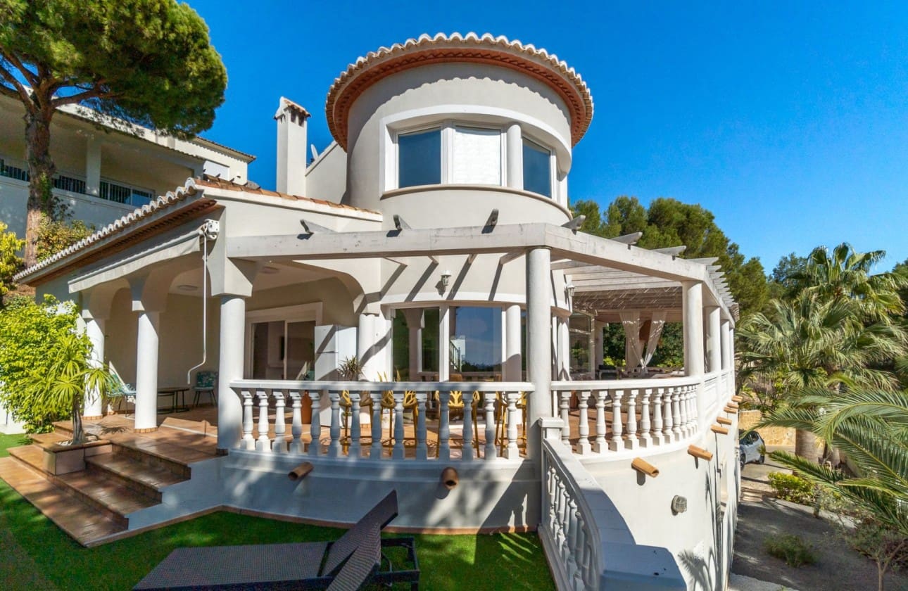 4 bedroom Villa for sale in Altea - € 1,100,000 (Ref: 8841778)