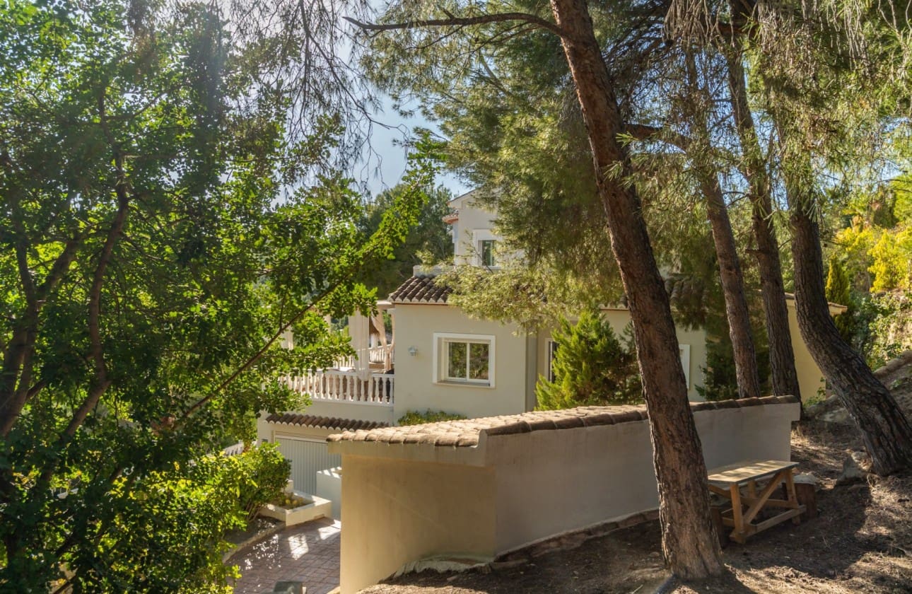 4 bedroom Villa for sale in Altea - € 1,100,000 (Ref: 8841778)