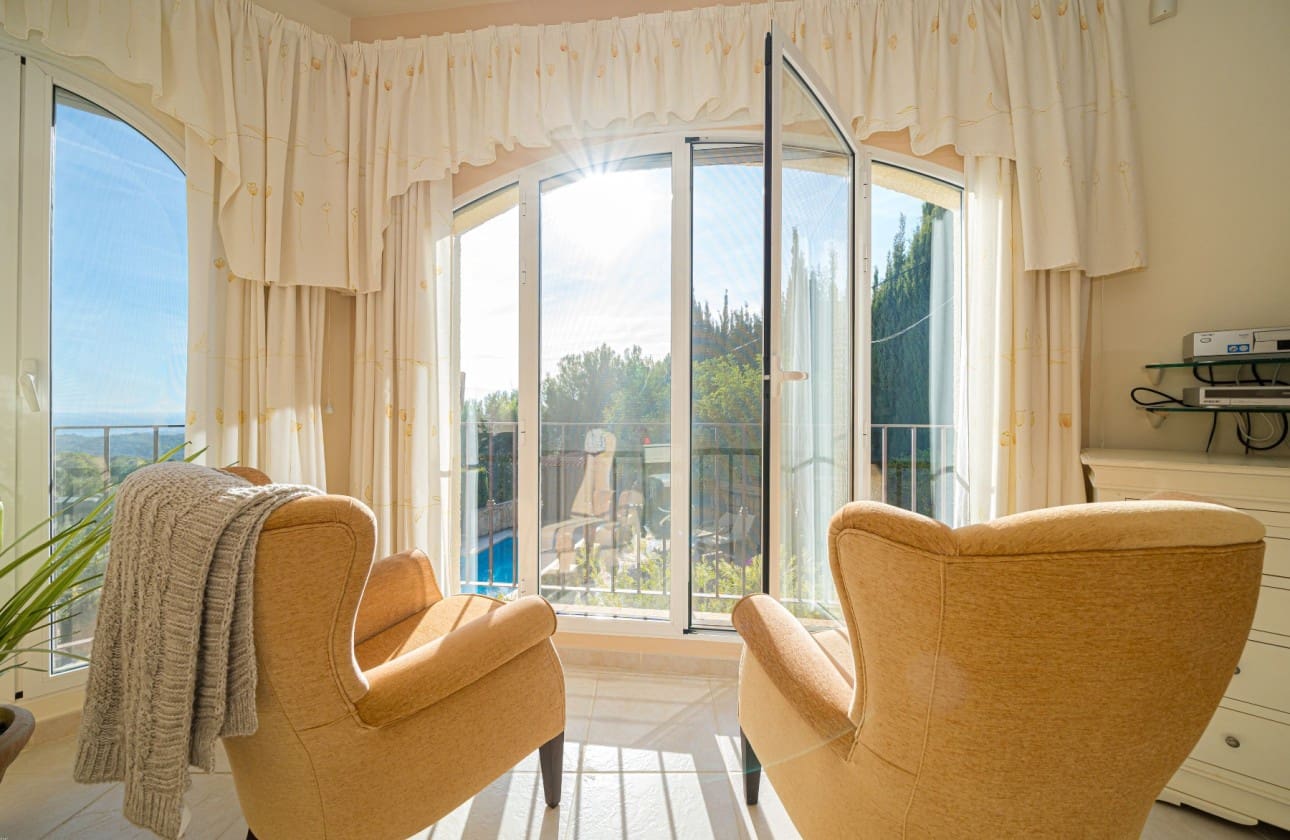 5 bedroom Villa for sale in Altea with pool - € 1,375,000 (Ref: 8841783)