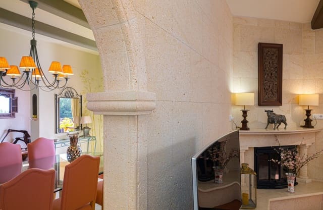 5 slaapkamer Villa te koop in Alhama Springs, Altea met zwembad - € 1.375.000 (Ref: 8841783)