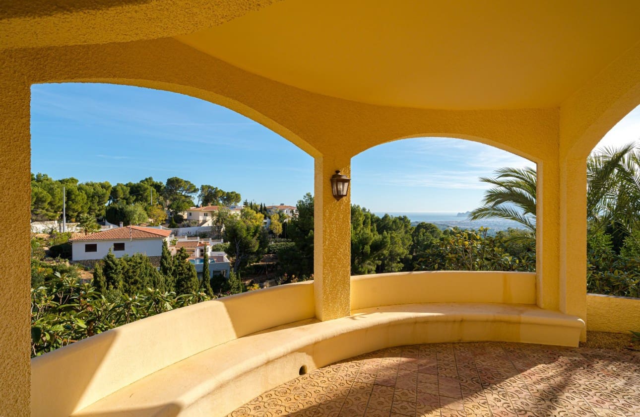 5 bedroom Villa for sale in Altea with pool - € 1,375,000 (Ref: 8841783)