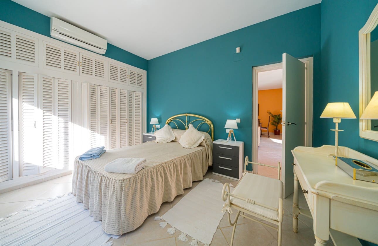 5 bedroom Villa for sale in Altea with pool - € 1,375,000 (Ref: 8841783)