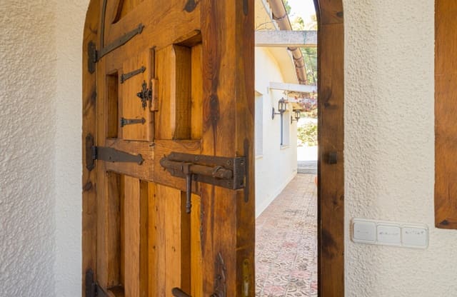 5 slaapkamer Villa te koop in Alhama Springs, Altea met zwembad - € 1.375.000 (Ref: 8841783)