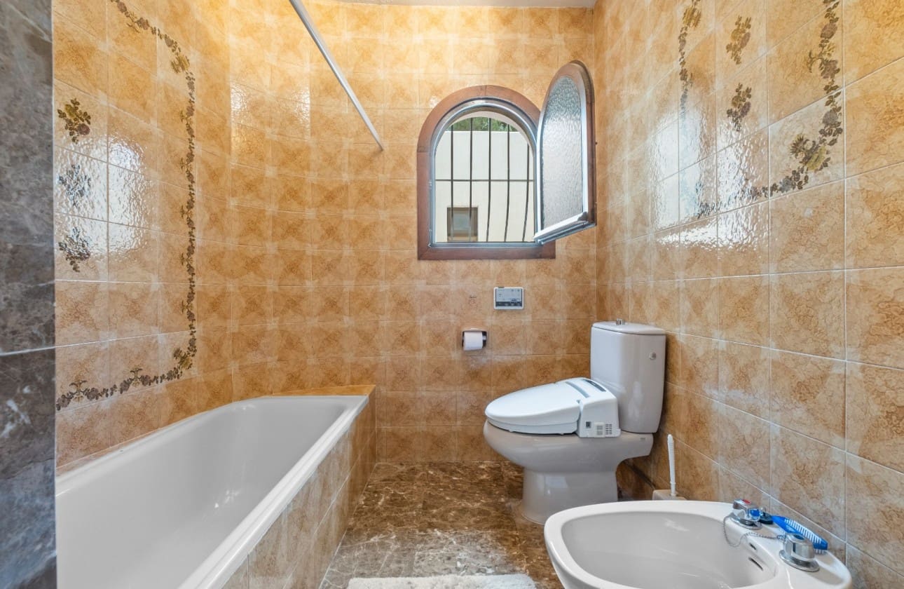 4 Zimmer Villa zu verkaufen in Altea mit Pool - 1.695.000 € (Ref: 8841787)