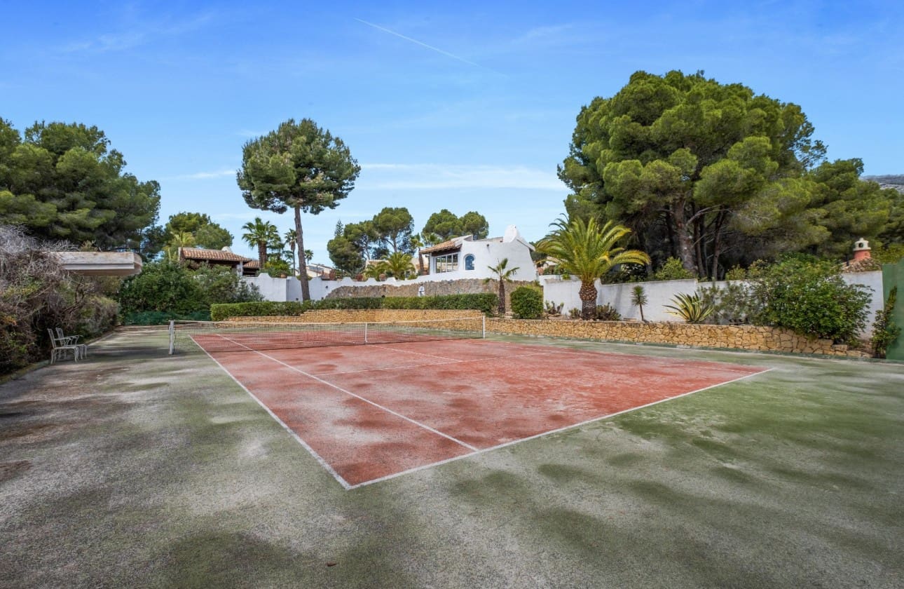 4 Zimmer Villa zu verkaufen in Altea mit Pool - 1.695.000 € (Ref: 8841787)