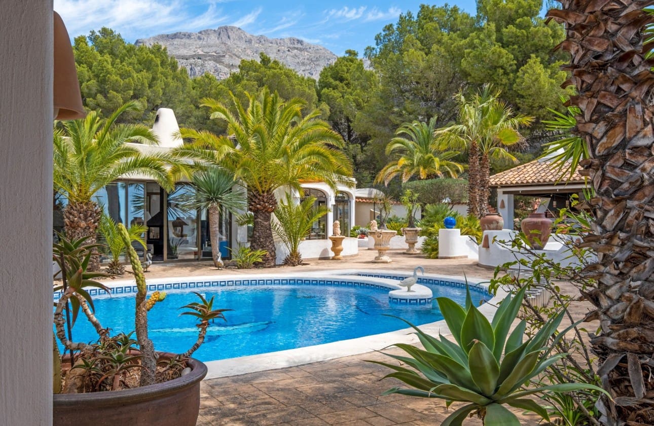4 Zimmer Villa zu verkaufen in Altea mit Pool - 1.695.000 € (Ref: 8841787)